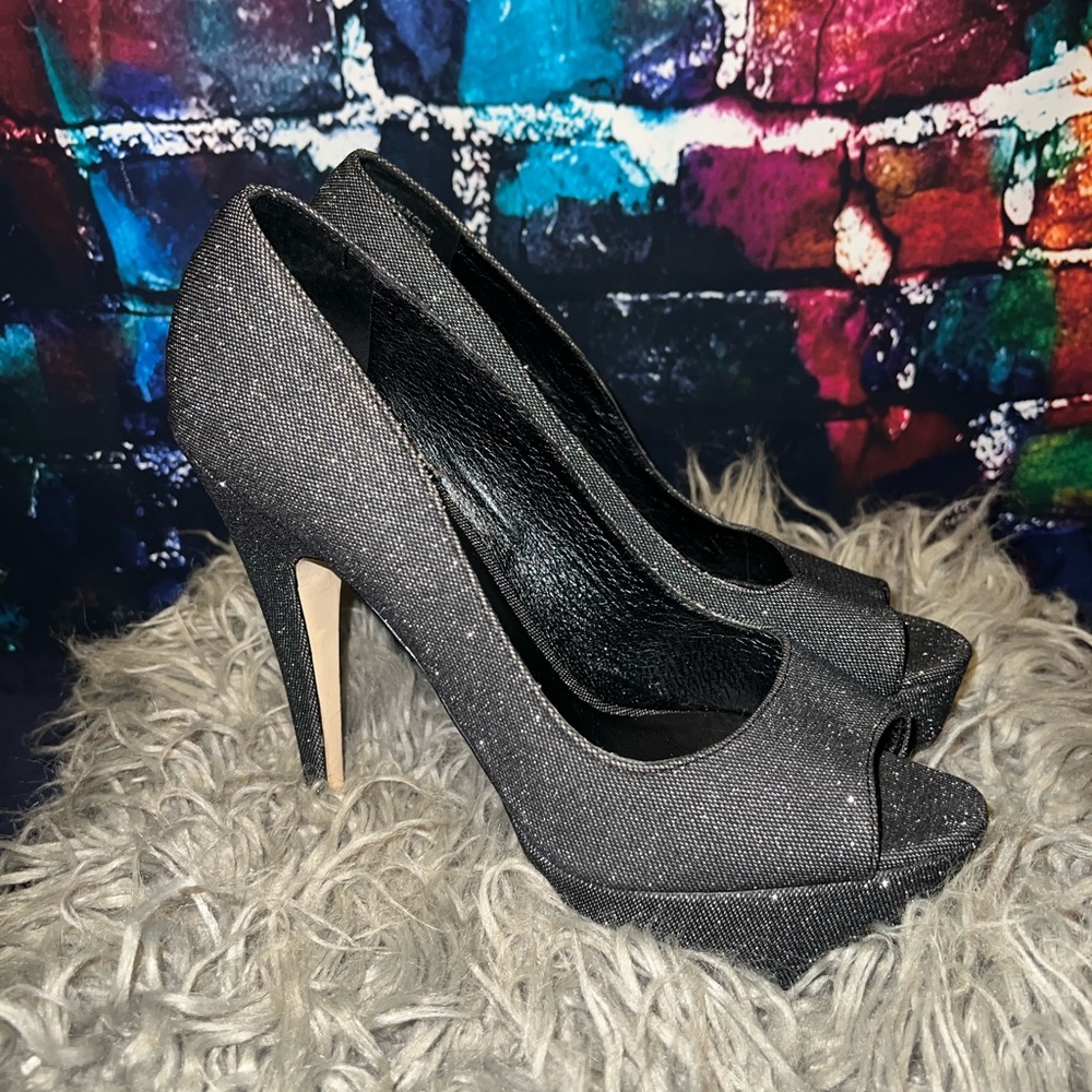 Aldo women’s heels size 40 sparkly grayish black with matching clutch!